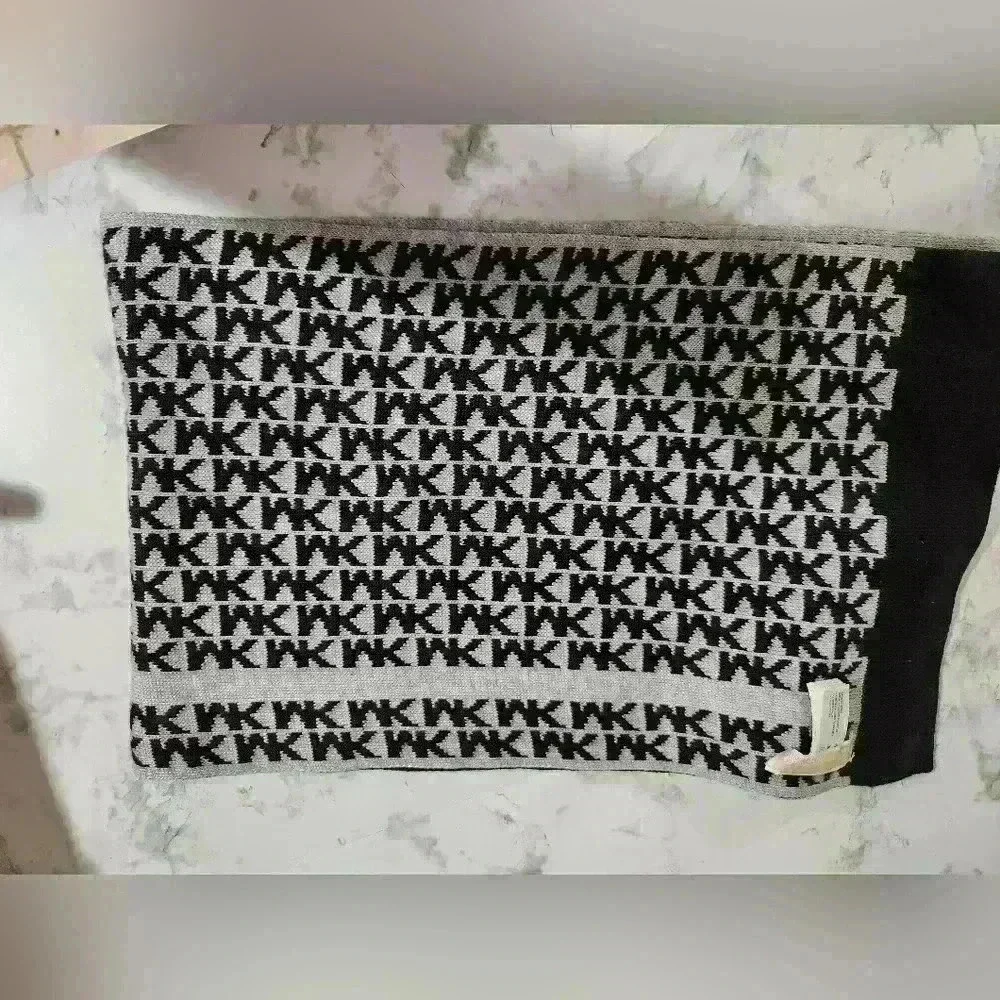 Michael kors scarf black and Grey